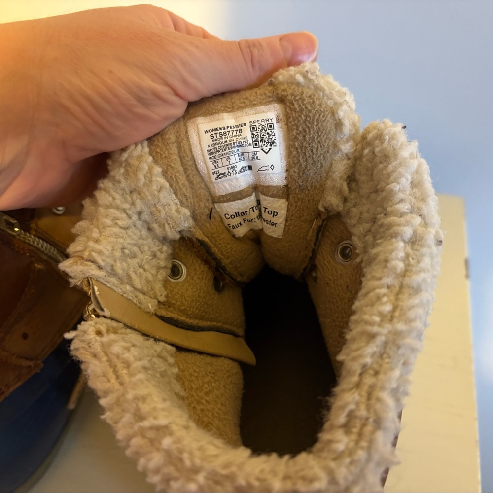 Sperry’s Women boots size 9.5